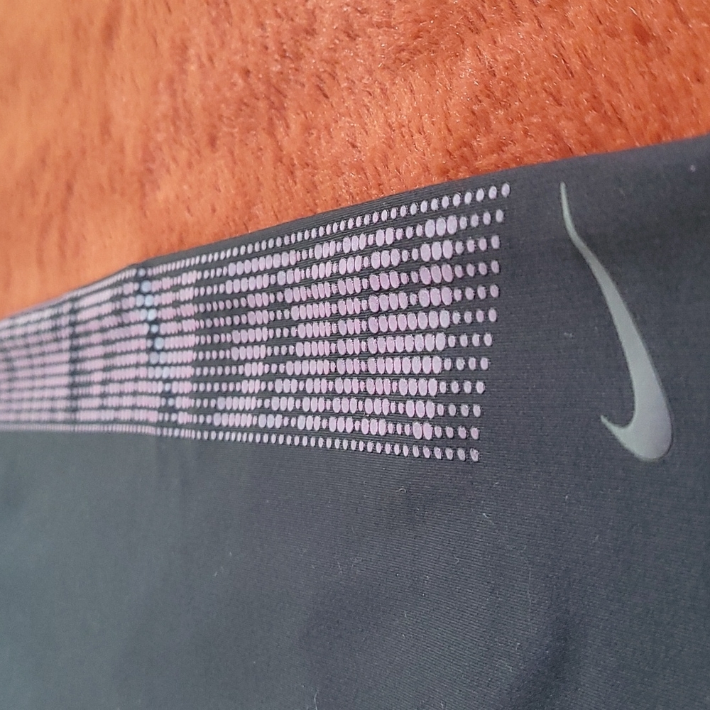 Nike Pro Metallic - Picture 2 of 7